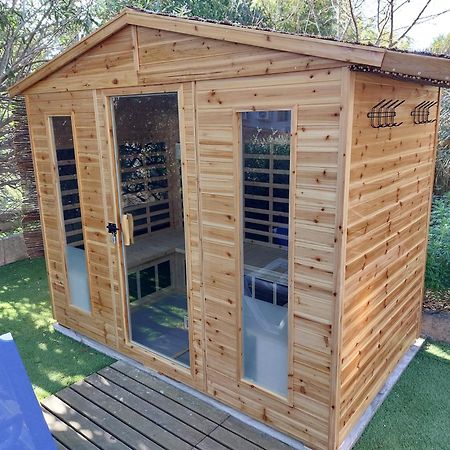 Hotel Les Jardins De Bormes, Sauna & Jacuzzi Bagian luar foto