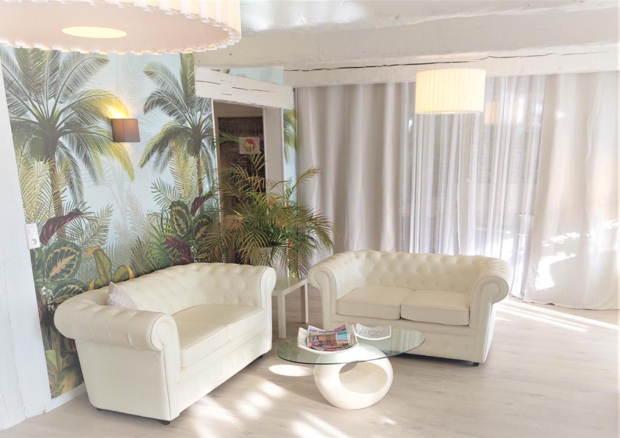 Hotel Les Jardins De Bormes, Sauna & Jacuzzi Bagian luar foto