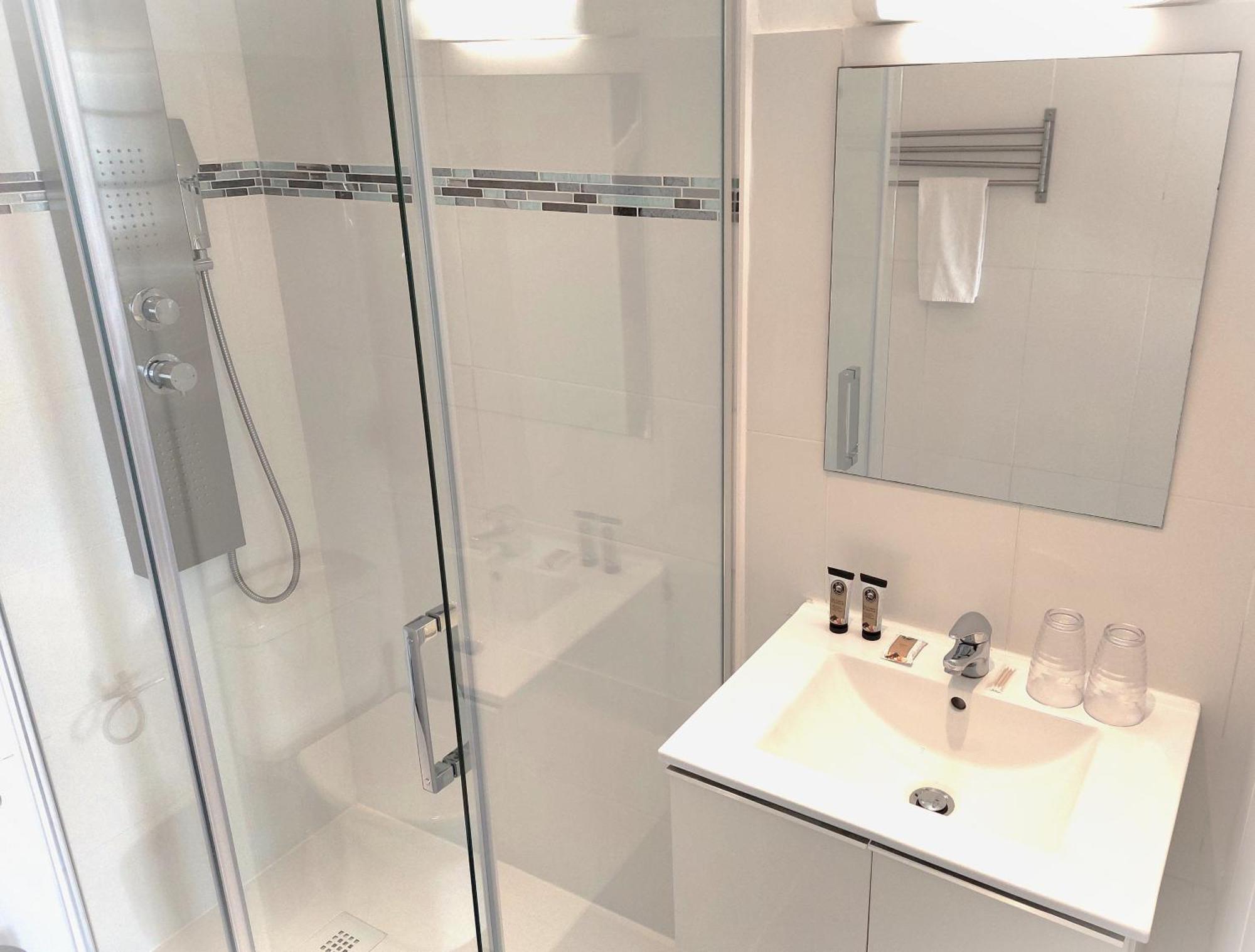 Hotel Les Jardins De Bormes, Sauna & Jacuzzi Ruang foto