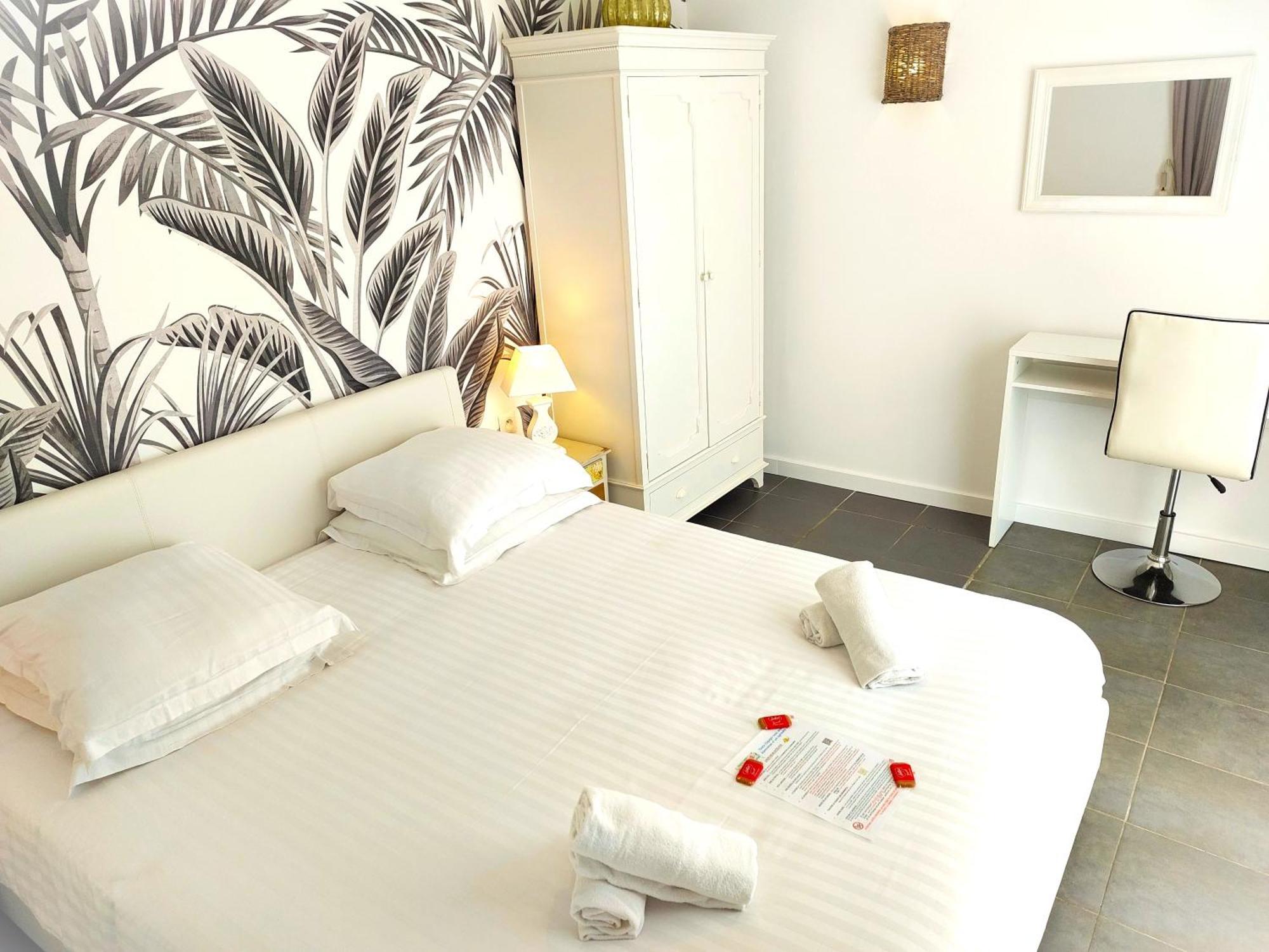 Hotel Les Jardins De Bormes, Sauna & Jacuzzi Ruang foto