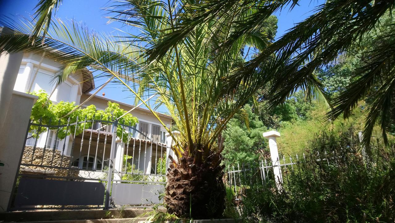 Hotel Les Jardins De Bormes, Sauna & Jacuzzi Bagian luar foto
